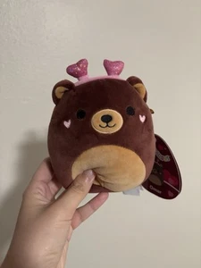 5" Omar The Brown Bear Squishmallows 2025 Valentine's Day Heart Cheeks - Picture 1 of 3