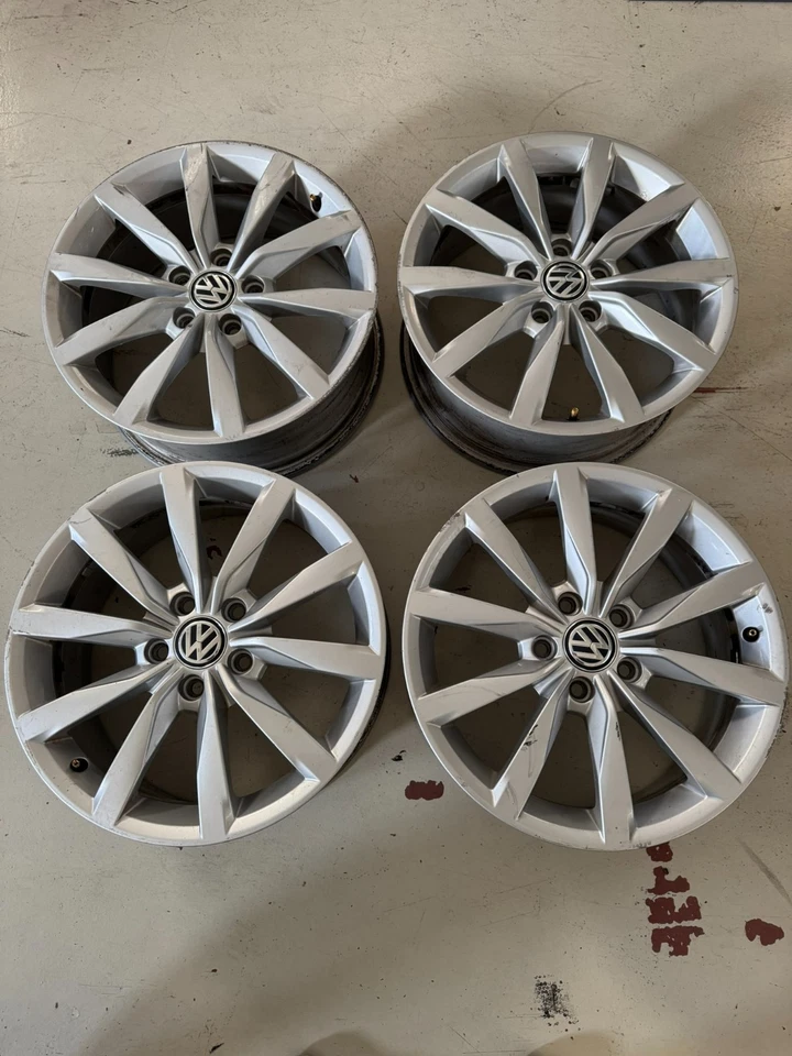 SET 4 cerchi lega volkswagen golf serie 6-7-8 tiguan t-roc "17 7.0J 5x112 ET 49 - Imagen 1 de 4