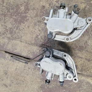 1997 97-03 Honda GL1500 Valkyrie OEM Front Brake Calipers Pair - Picture 1 of 5