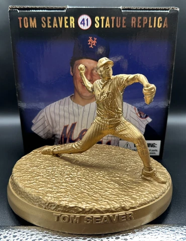 TOM SEAVER NEW YORK METS 2022 STATUE REPLICA GOLD CITI SGA *SEASON TICKET HOLDER Cover