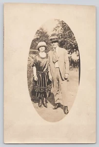 Vintage 1920s Photo - Elegant Couple in Period Fashion - Picture 1 of 2