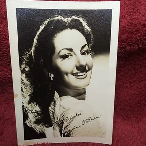 Foto autografiada preimpresa de Virginia O'Brien - 3 1/2"" X 5"" - vintage década de 1940 - Imagen 1 de 3