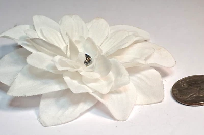 VTG  White Gardena Hair Barrette HAIR DECOR/COURSAGE SYNTHETIC Retro 60s 70s - Image 1 of 4