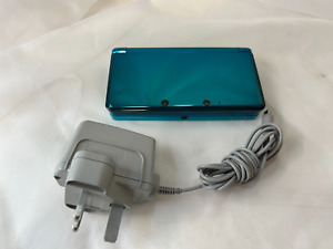 Nintendo 3DS Aquablau Handheld-System mit 4 GB SD-Karte und Ladegerät (ITR16585)