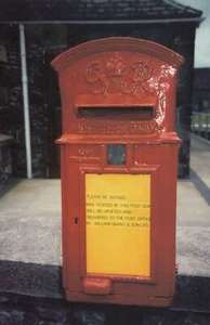 Royal Mail Postcard - Lampbox, Glenfiddich Distillery, Dufftown   RR7876 - Imagen 1 de 2