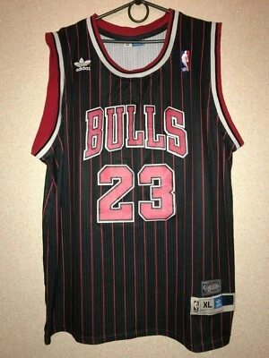 MICHAEL JORDAN #23 CHICAGO BULLS RÉPLICA DE CLÁSICOS DE MADERA DURA Foto 1 de 4