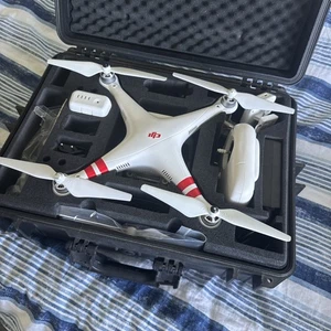 DJI Phantom 2 Vision Plus Drohne mit viel Zubehör - Bild 1 von 2