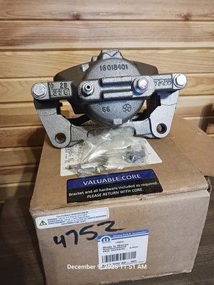 Pinza de freno delantera izquierda Chrysler T&C Dodge Grand Caravan Jeep Wrangler Liberty Foto 1 de 4