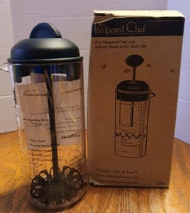 Pampered Chef 2265 Messen Mix Gießen Salat Dressing Mixer Maschine USA NEU Offene Box - Bild 1 von 6