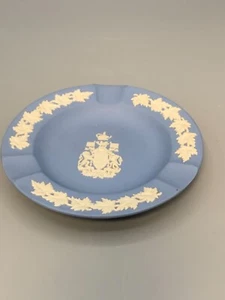Wedgwood blue Canada Coat of Arms ashtray Limited Edition England 4 1/2 Inches - Picture 1 of 3
