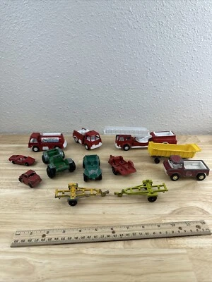 Lote de autos vintage Tootsietoy para piezas/reparación - camiones de bomberos, remolques, semirremolques Foto 1 de 4