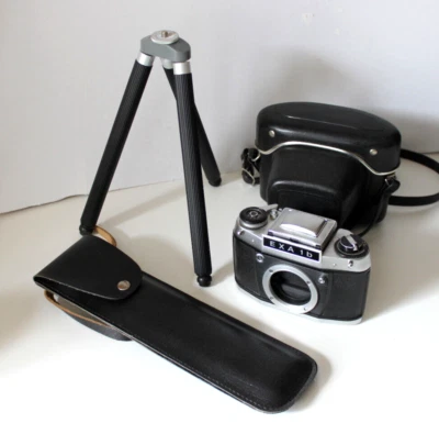 Corpo fotocamera Ihagee EXA 1b con mirino sportivo, borsa e treppiede Ines ILM (#937) - Immagine 1 di 4