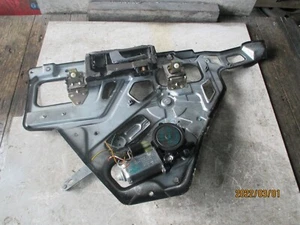 REGOLATORE MOTORE LUNOTTO POSTERIORE LATO GUIDA RANGE ROVER P38 1999 OSR 0130821317 - Foto 1 di 4
