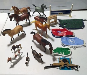 Lot of 8x Breyer Horses, 2x Dogs, 1x Cat & Accessories, Saddle, Blankets + - Picture 1 of 14