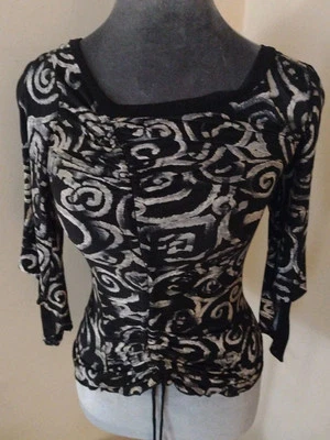 Blusas para mujer mangas abertura blancas y negras talla S de True Light hechas en EE. UU. Foto 1 de 4