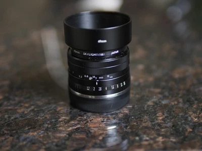 Neewer APS-C f=35mm 1:1.2 Camera Lens for Sony E-Mount - Image 1 of 4