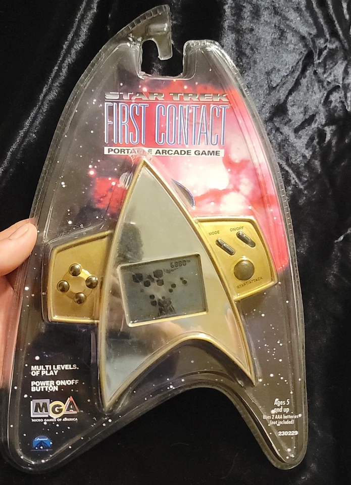 Videojuego portátil Star Trek primer contacto vintage precintado años 90  Foto 1 de 4