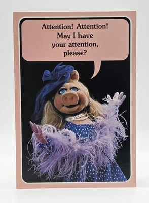 Vintage 1979 Muppet Hallmark Miss Piggy ¡Atención! ¡Atención! Tarjeta de felicitación Foto 1 de 4