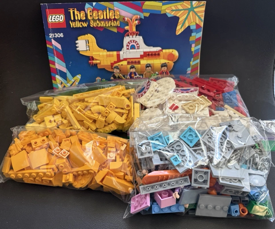 LEGO Ideas 21306 The Beatles Yellow Submarine Completo Usado RETIRADO Foto 1 de 1