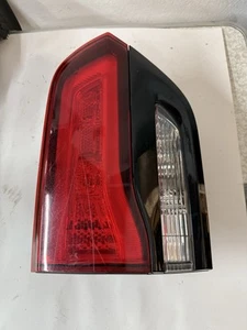 2014-2022 Jeep Grand Cherokee Right RH Tail Light OEM SCRATCHED SHIPSFREE - Picture 1 of 6
