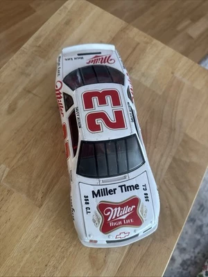 Banco de monedas Chevy Lumina vintage 1/18 Ertl 1995 NASCAR #23 Davey Allison Miller con llave Foto 1 de 4