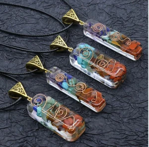 Colgante artesanal, elaborado a mano con las piedras naturales de los 7 chakras - Imagen 1 de 3