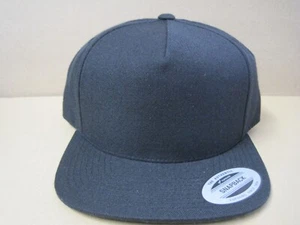 The Authentic Yupoong Snapback Classics Cap Black/Green - Picture 1 of 7