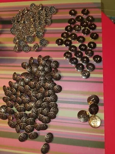 164 goldene Knöpfe vier verschiedene Metallknöpfe  - Bild 1 von 1