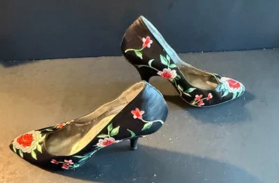 Vintage Floral Embroidered Silk Norma Kamali Pumps - Size 7 Sold As Is - Image 1 of 4