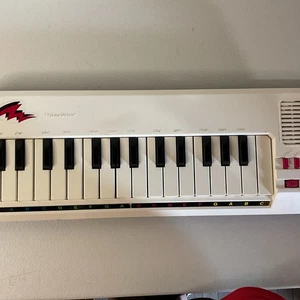 VTG 1988 FISHER PRICE 3810 KEYBOARD PIANO MUSICAL (Battery Tested) - Picture 1 of 16