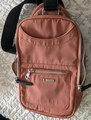 STEVE MADDEN CROSS BODY SLING PURSE BAG ADJUSTABLE STRAP LEFT RIGHT ZIP SALMON - Image 1 of 4