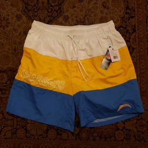 Ropa del equipo de la NFL para hombre cargadores pantalones cortos forrados con red calzoncillos XL NUEVO CON ETIQUETAS - Imagen 1 de 2