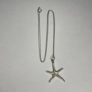 VTG 925 Sterling Silver Starfish Figural Pendant Necklace 3.8g 19” Chain - Picture 1 of 4