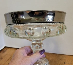 "Compote vintage con patas de vidrio con estampado plateado King's Crown 7" - Imagen 1 de 4