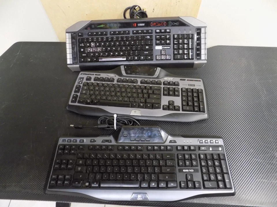 Lot of 3 gaming keyboards logitech and saitek g510 g15 and eclipse - Image 1 of 4