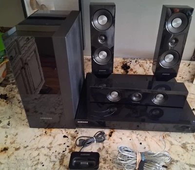 Samsung 3D Blu Ray & DVD Player BD-C6900 Tested HD w/ HDMI. Clean!! | NO Remote - Image 1 of 4