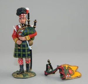 Gordon Highlanders Bagpiper NA215  (FLAG/PIPES SNAP) King & Country Toy Soldier - Picture 1 of 6