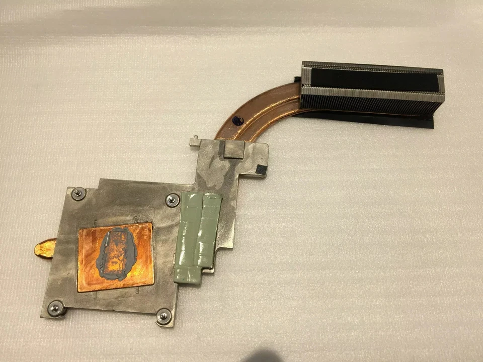 Originale Dell M6700 Notebook CPU dissipatore  DP/N: OCRYV5 - Immagine 1 di 1