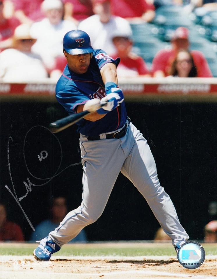 Toronto Blue Jays Vernon Wells Autograph Auto 8x10 Photo Pic - Image 1 of 1
