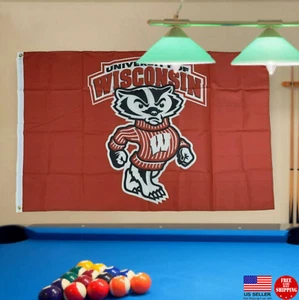 Wisconsin Badgers 3x5 Bandiere Grotta Uomo Bandiera Garage Bandiera Tailgating Nuovo USA - Foto 1 di 10