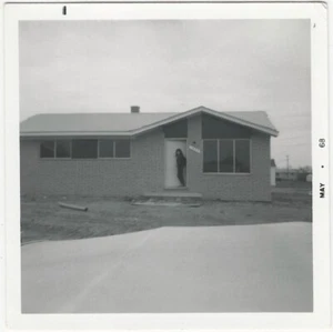 Modern Suburban Tract House Original 1968 Housing Home Architecture Snapshot - Picture 1 of 1