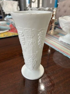 Vintage Indiana Colony Milk Glass Harvest Grape and Leaf Vase - 7 1/2" - Picture 1 of 5