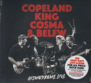 Stewart Copeland, Mark King, Adrian Belew, Cosma / Gizmodrome Live (2 CDs, NEU!) - Foto 1 di 2