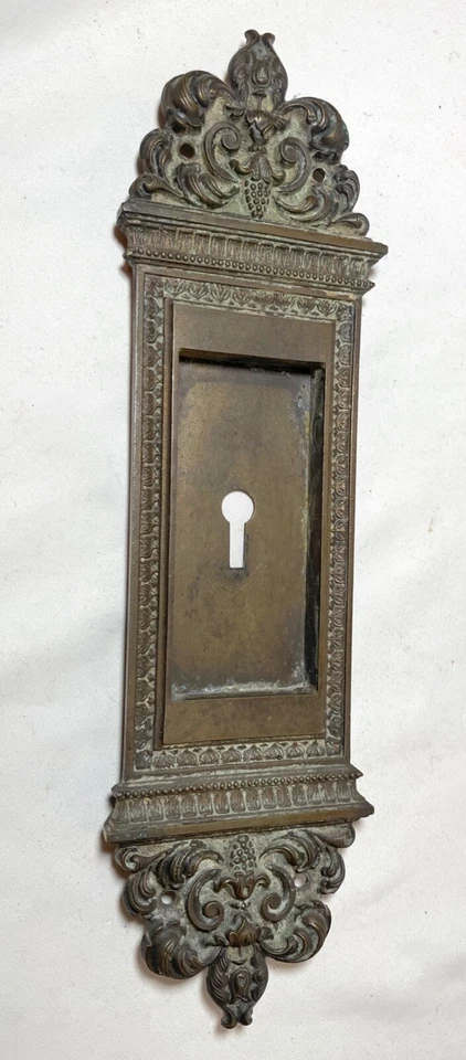 gran antiguo ornamentado 1800 bronce dorado llave escudo puerta herrajes placa montaje Foto 1 de 4