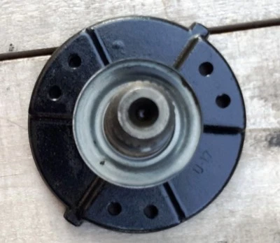 Datsun Nissan 720 1979-83 model front differential output shaft inside stub axel - Image 1 of 4