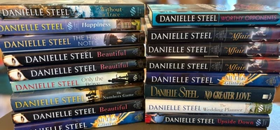 Danielle Steel Hardcover Books – YOU CHOOSE - Decorative Romance Fiction Novel - Image 1 of 4