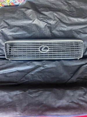 Parrilla del radiador del capó delantero Lexus LS400 1990-1994 con emblema OEM Foto 1 de 4