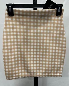 NWT Pretty Little Things ladies size 4 skirt with checkard print. - Picture 1 of 3