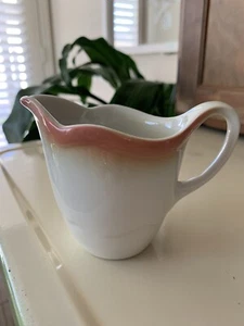 Vintage 40er Jahre Shenango Restaurant Geschirr Porzellan Flamingo rosa Rand auf weißem Milchkännchen - Bild 1 von 6