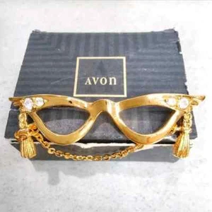 Avon 1994 Golden Eyeglass Holder Cat's Eye Rhinestone Chain & Tassel Pin - Picture 1 of 6